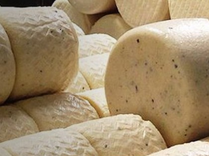 Queso de oveja con trufa negra